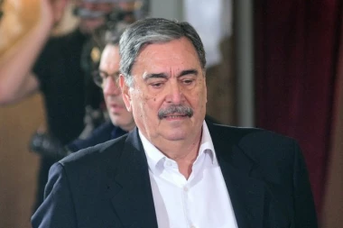 VLADE ĐUROVIĆ POBESNEO! Njegove reči ODZVANJAJU!