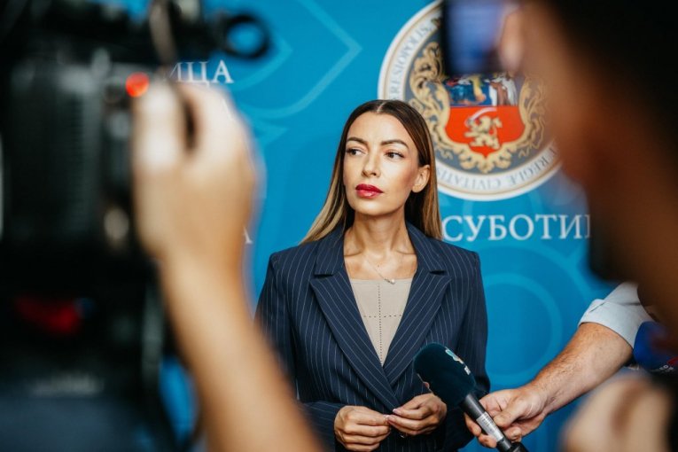 POSTAVILA JE NA MESTO! Marinikinim izmišljotinama nema kraja, a usledio je oštar odgovor potpredsednice Vlade! Da li je istina da vam gazda nije rezervisao kartu za Mauricijus?!