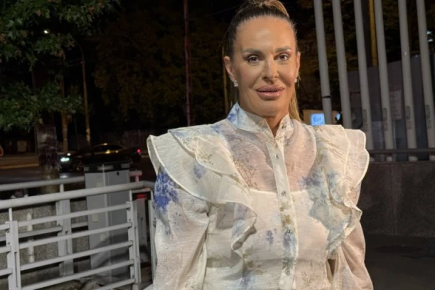 HOĆE LI OSVOJITI KAČAVENDINO SRCE? Mladić koji voli starije ulazi u "Elitu 9", a evo gde smo nju ZATEKLI pred sistematski! (VIDEO)