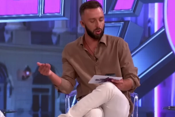 VODITELJ HITNO PREKINUO EMISIJU ZBOG SAOPŠTENJA: Nastao MUK u studiju zbog OVE PORUKE, Ena Čolić pozelenela od stida!