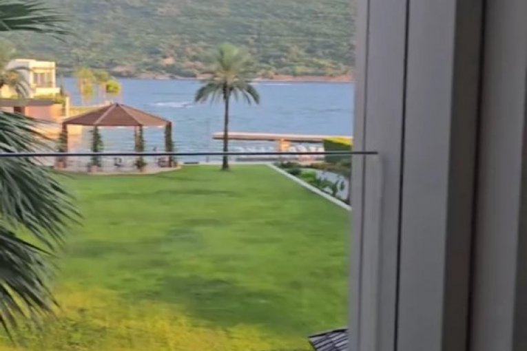 Rasta devojka Marija jahta Crna Gora