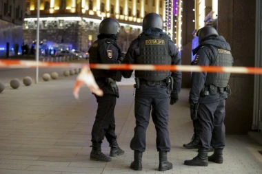 OTROV STAVILI U FLAŠE PIVA: Sprečen atentat na visokog ruskog oficira