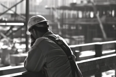 RUSIJA KRIJE MRAČNU TAJNU! Ropski rad na gradilištima po 18 sati dnevno za 200 dolara