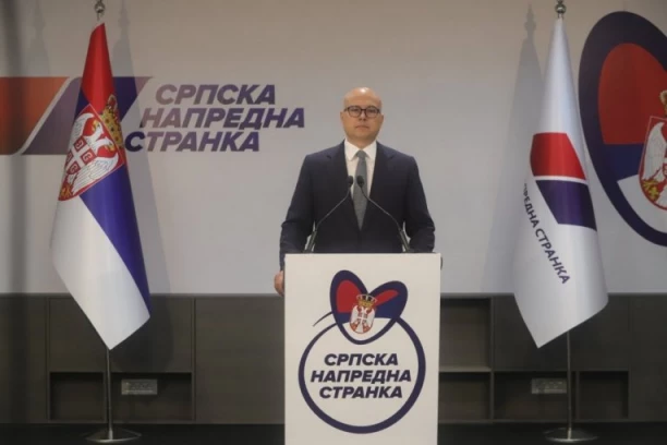 SVE MASKE SU PALE I SVI SU VIDELI KO SPROVODI NASILJE! Vučević o blokaderskom divljanju u Vrbasu: "Ako nas budete dirali, branićemo se kao jedan!" (FOTO, VIDEO)