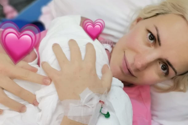 PORODILA SE MILENA VUČIĆ! U četvrtoj deceniji rodila BLIZNAKINJE poznatom Srbinu - isplivala prva slika iz porodilišta! (FOTO)