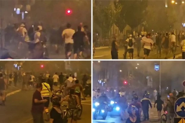 POVREĐEN POLICAJAC! Haos u Novom Sadu! BLOKADERI BAKLJAMA I TOPOVSKIM UDARIMA GAĐALI PROSTORIJE SNS I NJEGOVE PRISTALICE!