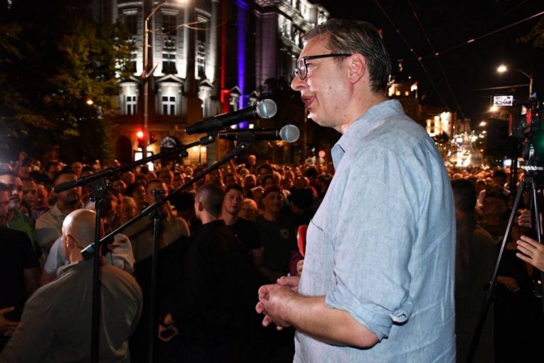 VUČIĆEVA MOĆNA PORUKA BLOKADERIMA: Svaki razbijen prozor su hiljade novih ljudi koji dolaze baš na to mesto, jer hoće normalnu Srbiju (VIDEO)