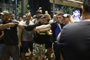 "POKUŠANO MASOVNO UBISTVO SIMPATIZERA SNS"! Užasno nasilje: "Da li će Srbija dozvoliti blokaderima da je pretvore u Ukrajinu?"