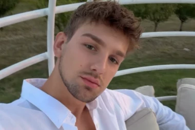 POZNATO STANJE PEVAČA KOM JE POZLILO U CRNOJ GORI: Izašao iz bolnice, pa se oglasio - HVALA SVIMA... (FOTO)