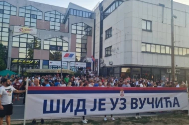 "BLOKADE MESECIMA DONOSE STRAH, MOJOJ DECI JE POTREBAN NORMALAN ŽIVOT" Pogledajte šta sve kažu građani Šida (FOTO)