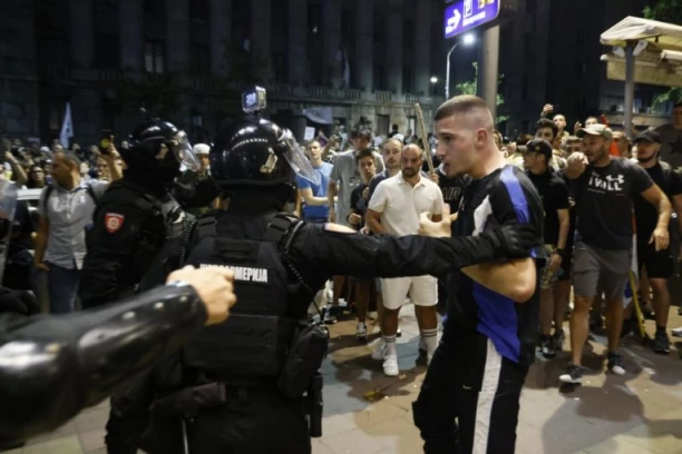 "DIREKTAN UDAR NA USTAVNI POREDAK!" Ministarstvo pravde najoštrije osudilo nasilje blokadera: Fizički napadi i pretnje su neprihvatljivi