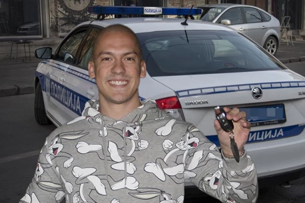 POLICIJA ISTRESLA BAKU PRASETA IZ GAĆA NASRED AUTO-PUTA! Naglo prekinut lajv srpskog jutjubera dok DIVLJA za volanom bez dozvole (VIDEO)