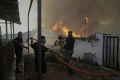 NOVI POŽAR U GRČKOJ! Na terenu avioni i helikopteri, u neposrednoj blizini STAMBENE KUĆE