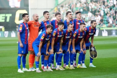 AUUUUUU! Vukotić u maniru velemajstora pocepao mrežu sa 30 METARA - OVO NE MOŽE SVAKO (VIDEO)