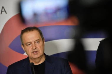 BEZBEDNOST DECE U ŠKOLAMA JE PRIORITET! Dačić: O tome brine 1.900 policajaca