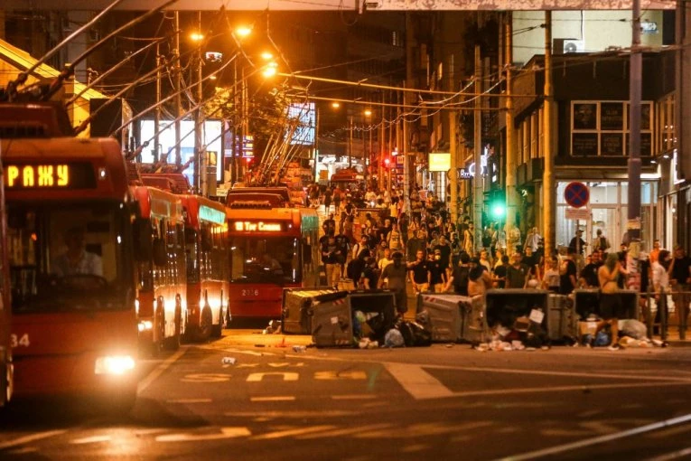 BLOKADERI SE DELE NA DVE BIZNIS FRAKCIJE! Jedni drugima oči povadiše, sve zbog PARA
