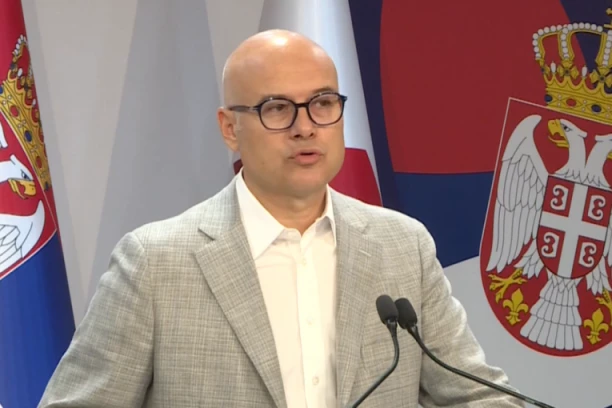 "ONA I NJEN DRAGAN SU NAJAGRESIVNIJI U ŠIRENJU LAŽI I DEHUMANIZACIJI VUČIĆA"! Vučević oštro reagovao na izjavu Marinike Tepić!