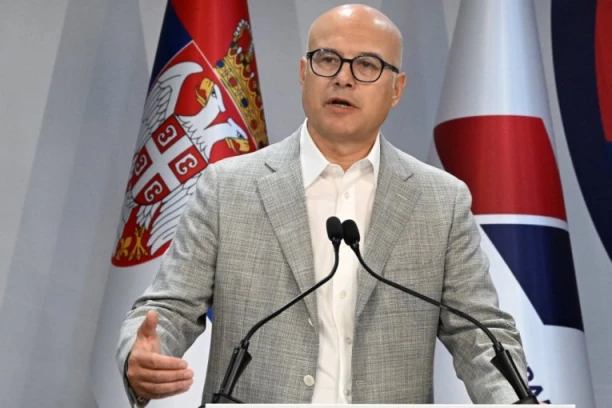 "VAŽNO JE DA NAROD VIDI KO JE KO" - Miloš Vučević o pismu Dušana Janjića: "TRAŽI POMOĆ OD STRANACA ZA RUŠENJE PREDSEDNIKA SRBIJE"