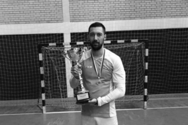 OVO JE BIVŠI FUDBALER CRVENE ZVEZDE KOJI JE NASTRADAO! Jezivi detalji silovitog sudara kod Zrenjanina: Automobili se sudarili, pa se ZAPALILI! (FOTO)