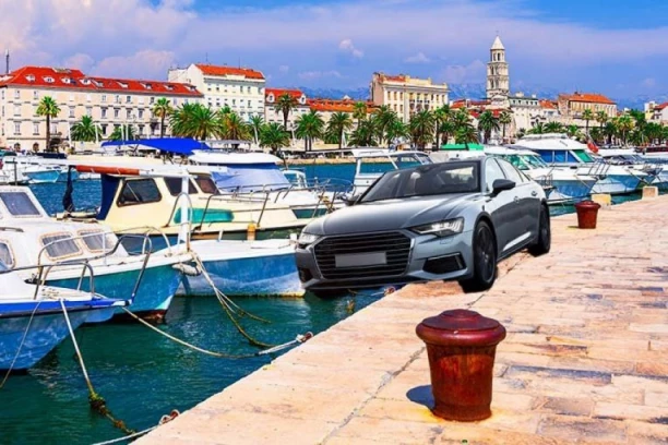 KAKO JE OVO MOGUĆE? Beograđanin pomerio granice bahatog parkiranja: Ovako ostavio automobil u Hrvatskoj, svi gledaju u ŠOKU (VIDEO)