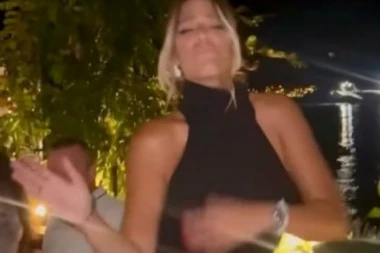 VELIKI POVRATAK MARIJE MIKIĆ! Nakon treće operacije PONOVO ZAPEVALA, pravi šok je usledio KADA SE NA BINU POPEO ON! (GALERIJA)