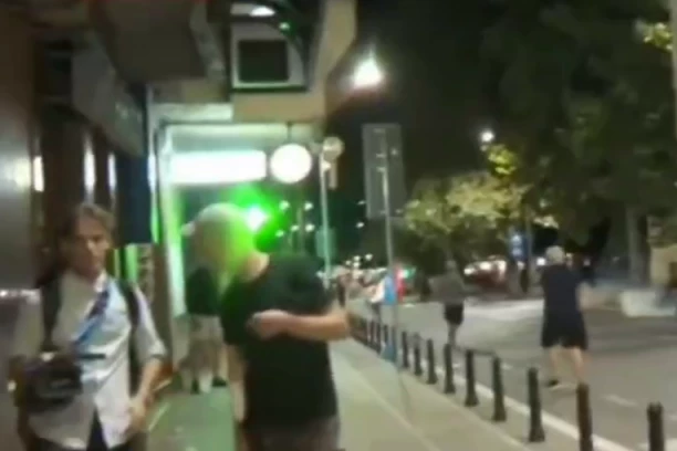 LAŽ IM DRUGO IME! Šolakov novinar hteo da slaže da ga napada policija, pa ispao smešan! (VIDEO)