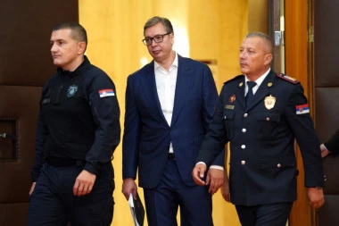 "DOK DIŠEM I KRV TEČE MOJIM VENAMA, SUPROTSTAVLJAĆU IM SE!" Vučić: "S narodom Srbije pobedićemo ovo zlo, videćete odlučnu akciju države!"