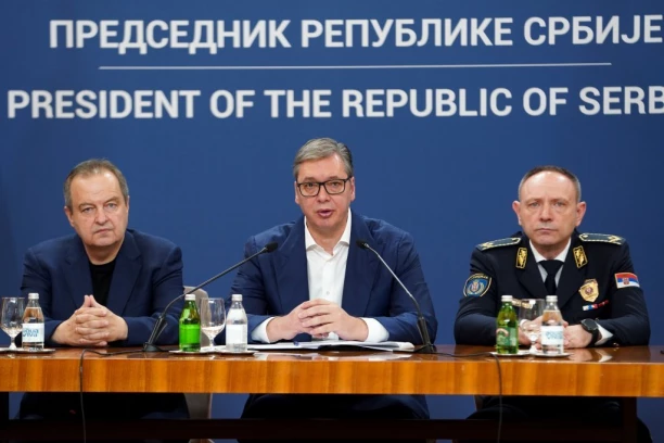 OSTALO IM JE JEDINO DA UBIJAJU NA ULICI! Vučić o divljanju blokadera: "Umalo nisu žive spalili 300 ljudi!"