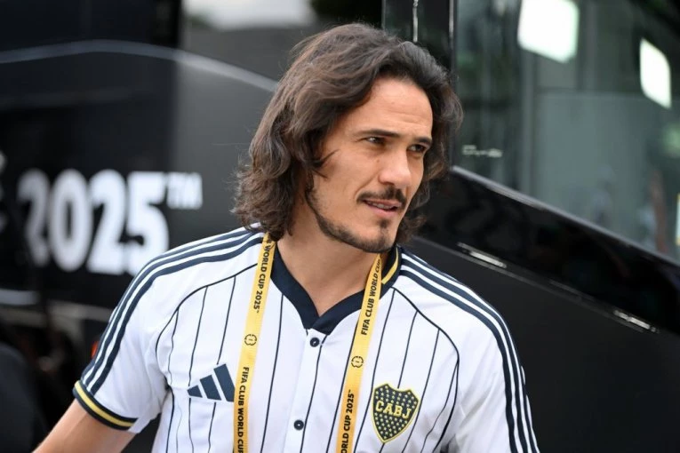 BOMBA, OVAKVU DETONACIJU NIKO NIJE OČEKIVAO: Posle Davida Luiza, oblači dres Pafosa i EDINSON KAVANI!?