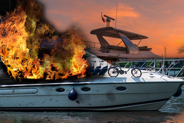 BIZNISMEN IZVUČEN SA JAHTE U PLAMENU! Oglasio se MUP o požaru u budvanskoj marini! (VIDEO)