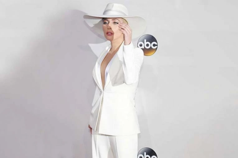 KOSMIČKI DOGAĐAJ KOJI MENJA SVE: Sunce staje na "Srce Lava" - tri znaka dobijaju podršku neba!