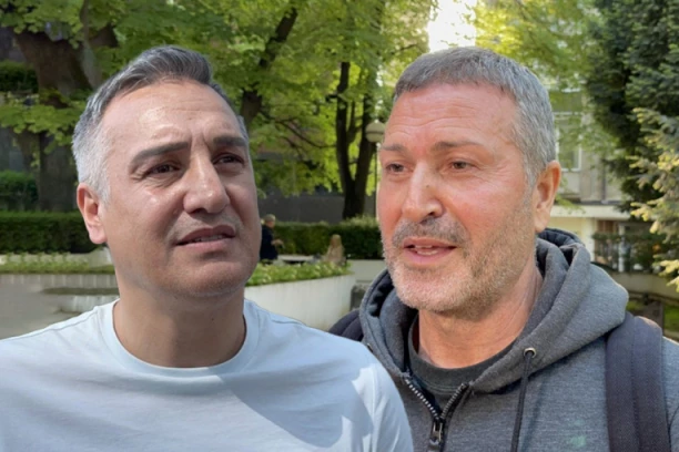 SKINULA SE BRAĆA ĐOGANI! Godinama se pričalo o SUKOBU Đoleta i Gagija, OVAKO uživaju u Crnoj Gori! (FOTO)