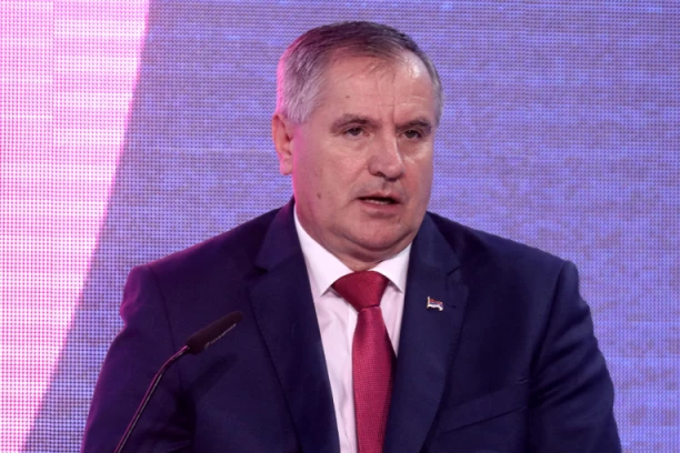 PREMIJER REPUBLIKE SRPSKE PODNEO OSTAVKU!