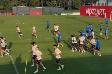 SPORTISSIMO ZAVIRIO NA POSLEDNJI TRENING ZVEZDE: Velika vest za navijače crveno-belih, vratio se jedan od najbitnijih fudbalera! (VIDEO)