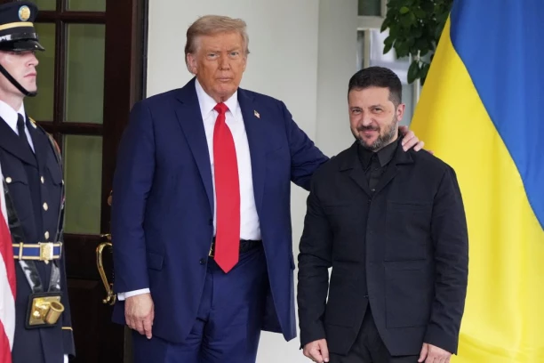 ŠTA SE TO DOGODILO U BELOJ KUĆI? Zelenski Trampu 11 puta rekao ISTU STVAR, a onda mu je NEKO DOBACIO ono što je iznenadilo sve (VIDEO)