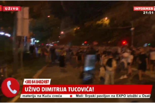 POGLEDAJTE DIVLJANJE BLOKADERA NA ZVEZDARI! Dim kulja iz zgrade u kojoj ŽIVE LJUDI (FOTO, VIDEO)