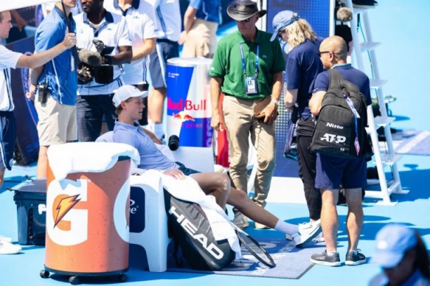 JEZIVO! Janik Siner jedva disao - evo šta mu se desilo!