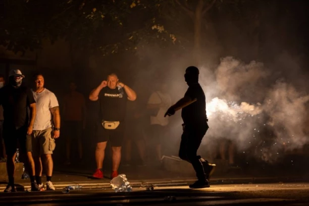 BLOKADER U NIŠU BI ORALNO DA ZADOVOLJI AUTORE TIK-TOK FILTERA! Evo ko je na čelu protesta - bruka i sramota! (VIDEO)
