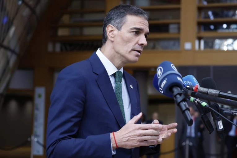 NI NAJVEĆA HRABROST U EVROPI PROTIV TRAMPA MU NE POMAŽE: Španci ustali protiv premijera i MASOVNO izašli na ulice (VIDEO)