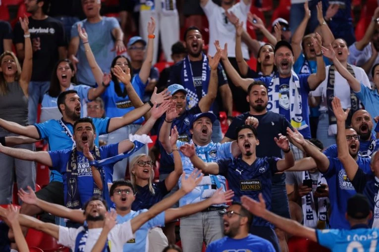 SVAKA ČAST! Kiparski navijači ovom zastavom oduševili SVE SRBE (FOTO)