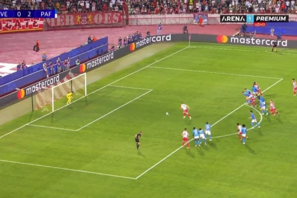 POGLEDAJTE PENAL NAKON KOG JE ZVEZDA SMANJILA PREDNOST PAFOSA: Bruno promašio, pa glavom vratio crveno-bele u igru! (VIDEO)