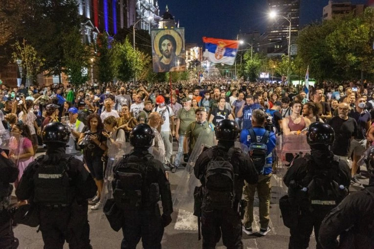 UHAPŠEN JEDAN OD VOĐA BLOKADERA U LAZAREVCU: Predstavlja se kao ratni veteran, žena i sin ga prijavili za porodično nasilje!
