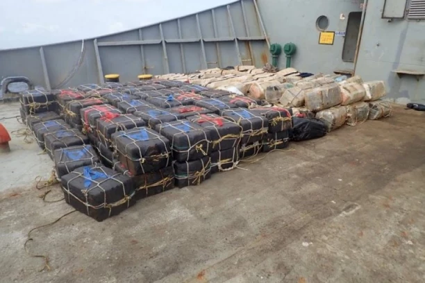 BROD PREVOZIO SO, A ONDA IZNENAĐENJE: Evo šta je policija pronašla na njemu