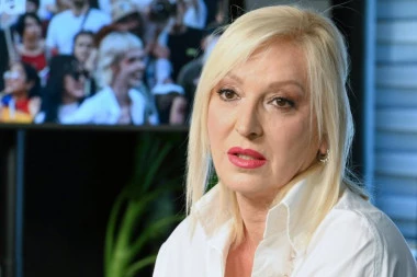 POZNATO KO MENJA OLIVERU KOVAČEVIĆ! Novi urednik PZE je suprug naše pevačice!