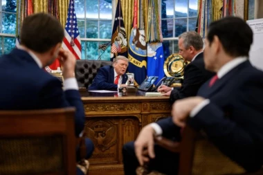 "POZOVI SUTRA!" Drama u Ovalnom kabinetu: Otkriveni novi detalji Trampovog razgovora sa Putinom