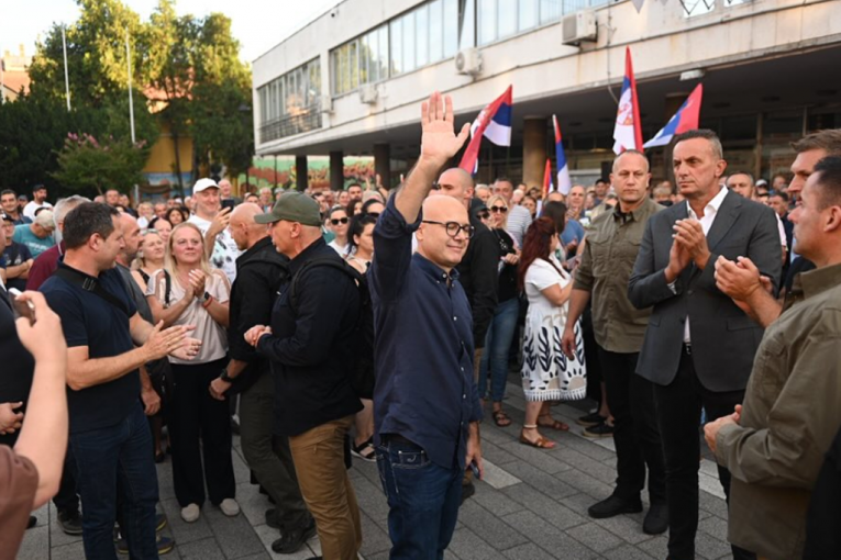 DOSTA JE SRBIJA TRPELA! Narod više ne želi da toleriše blokadersko nasilje, USTALO 50 GRADOVA i poslalo JASNU PORUKU