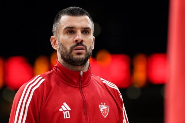 SEĆATE LI SE REKORDA KARIJERE BRANKA LAZIĆA?! Igrao je protiv Jokića, Micića i Novice Veličkovića! (VIDEO)