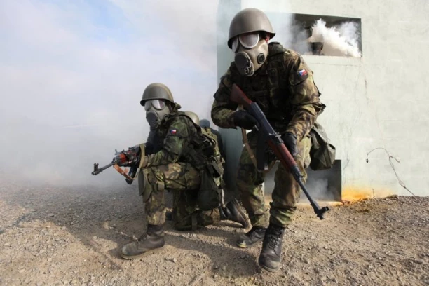 ČEŠKA ULAZI U MIROVNU MISIJU: Predsednik hoće vojsku u Ukrajini, ministarka kaže NE, spomenula i Jugoslaviju!