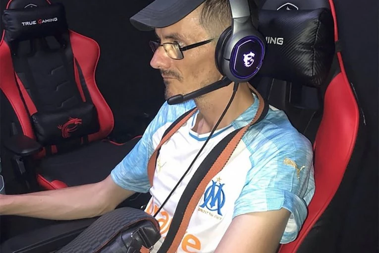 STRAVA PRED KAMERAMA: Influenser preminuo pred publikom posle 12 dana zlostavljanja (VIDEO)