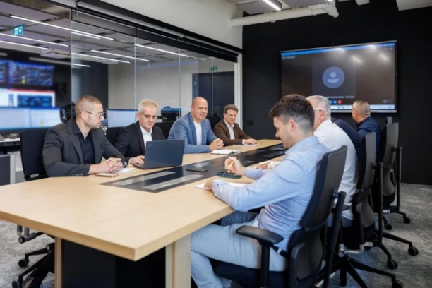 DIGITALIZACIJA U PROIZVODNJI NAFTE! Centar za upravljanje proizvodnjom kompanije NIS – efikasnost u realnom vremenu